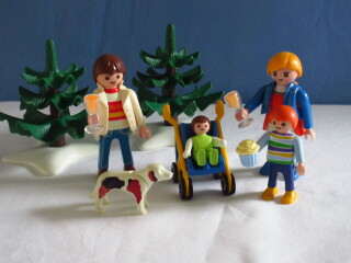It's the season of advent for the Playmobil people in our house...
