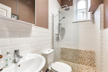 This conversion apartment for a family of 3?