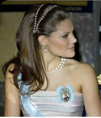 Royal Style: Never knowingly under-jewelled, let's be like Daisy and shine!
