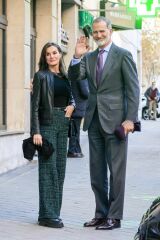 Royal Style: silk, stomachers, sapphires and plenty of sass