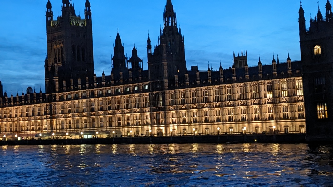 Come and tell me your dull and unexciting news 28: Calmly through the day