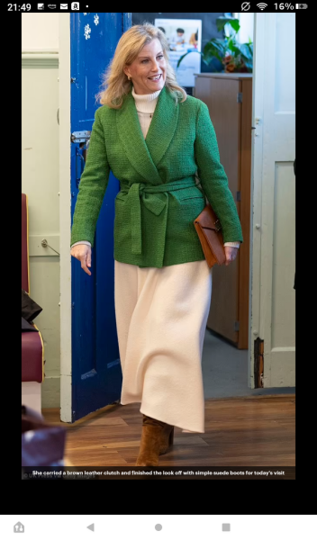 Royal Style: silk, stomachers, sapphires and plenty of sass