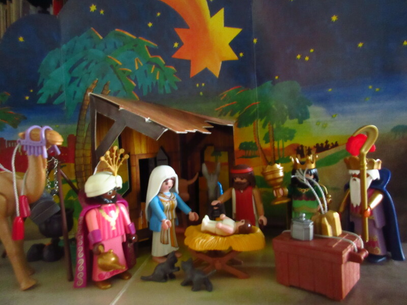 It's the season of advent for the Playmobil people in our house...