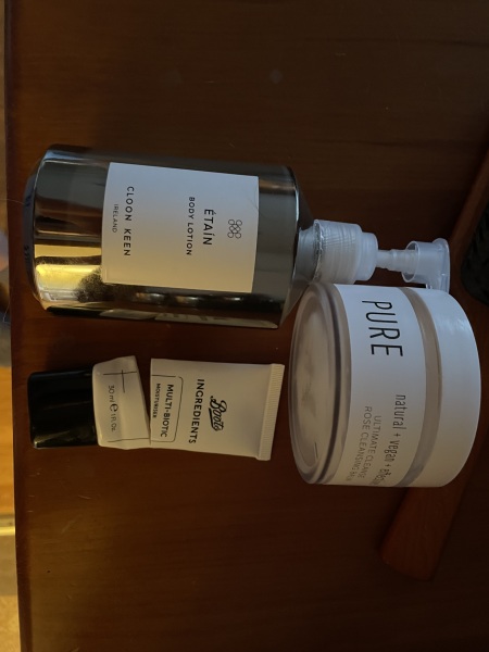 Feel the temptation to indulge in beauty treats? Is your collection overflowing with treasures? Come unite with fellow beauty enthusiasts in this lovely group!