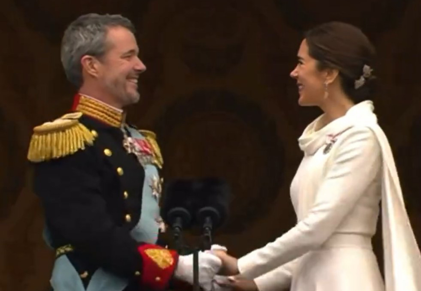 Royal Style: silk, stomachers, sapphires and plenty of sass