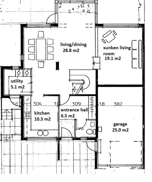 Kitchen - more units or space for kitchen table?