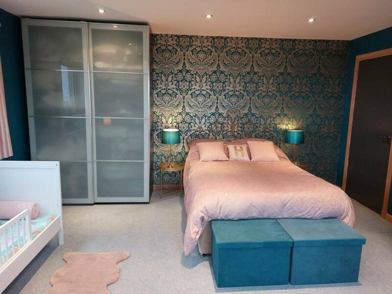 Help me tart up house for sale (pics included)