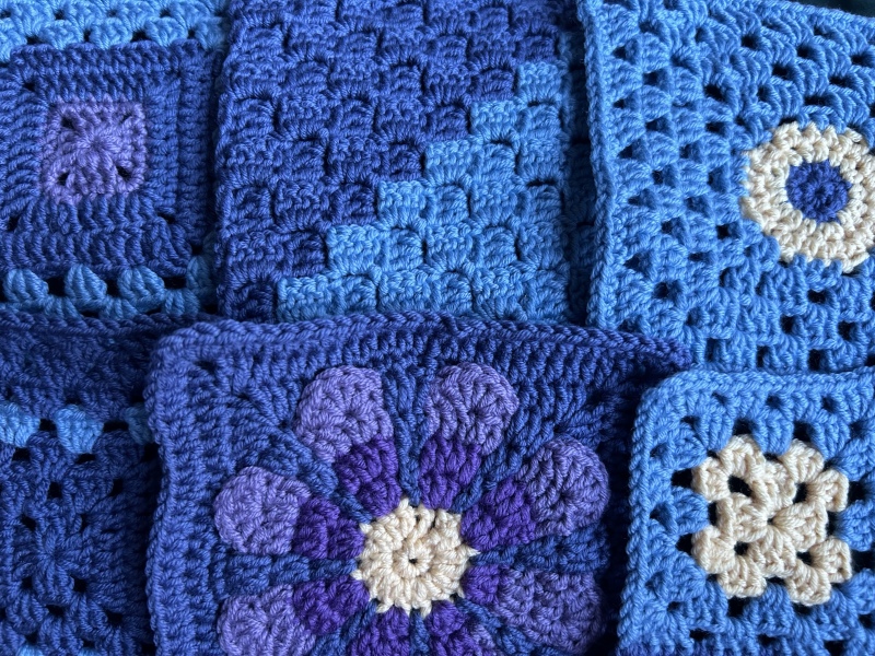 Woolly Hugs. Sad news we are afraid. Making a Blanket for lovely Mowly77's family