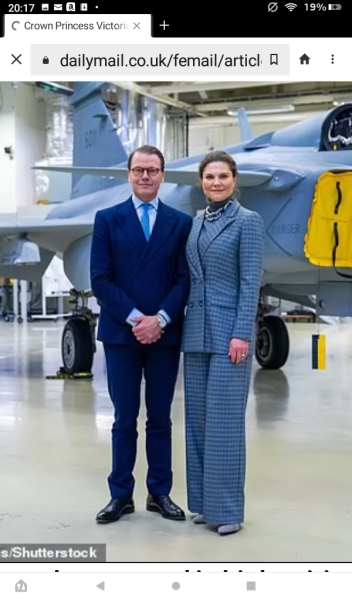 Royal Style: Tea and Tiaras - no stylish woman left behind!