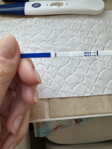 11DPO - is this a squinter?😬