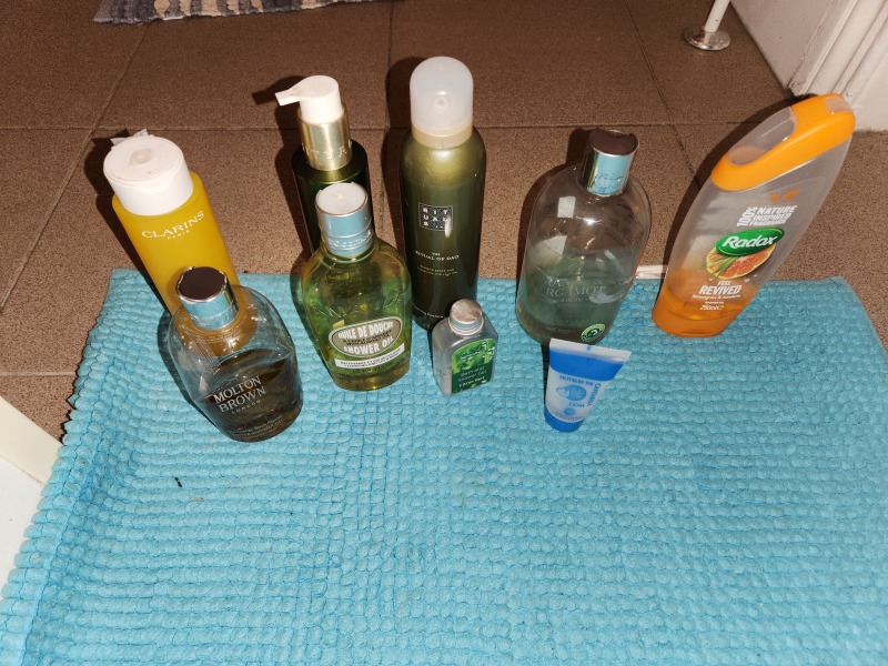 Join me in a beauty product buying ban or come and give me moral support!