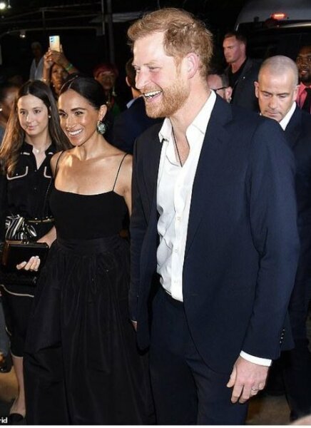 Meghan, Duchess of Sussex spotted out and about, part 3
