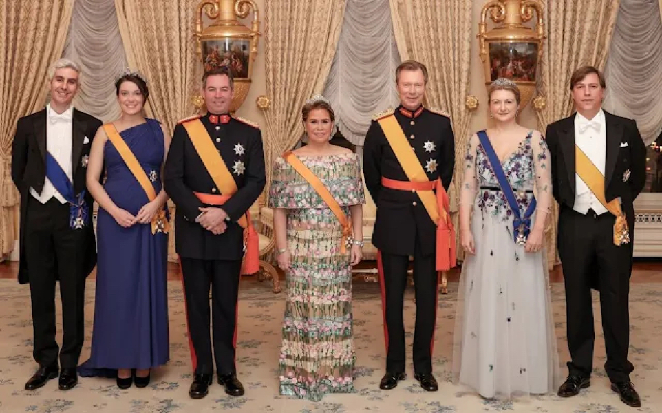 Royal Style: silk, stomachers, sapphires and plenty of sass