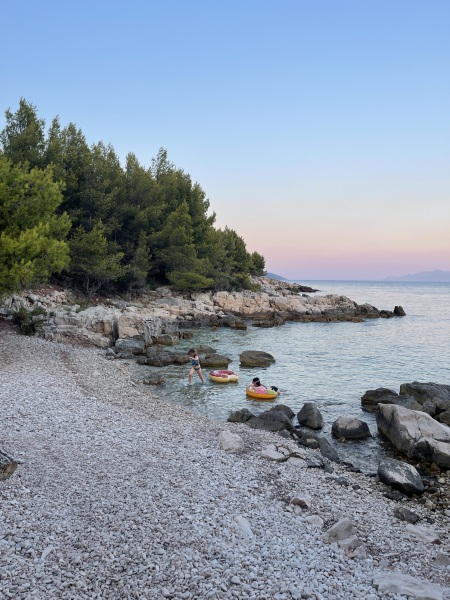 Hvar and Brac areas to stay (for a crystal clear sea lover)