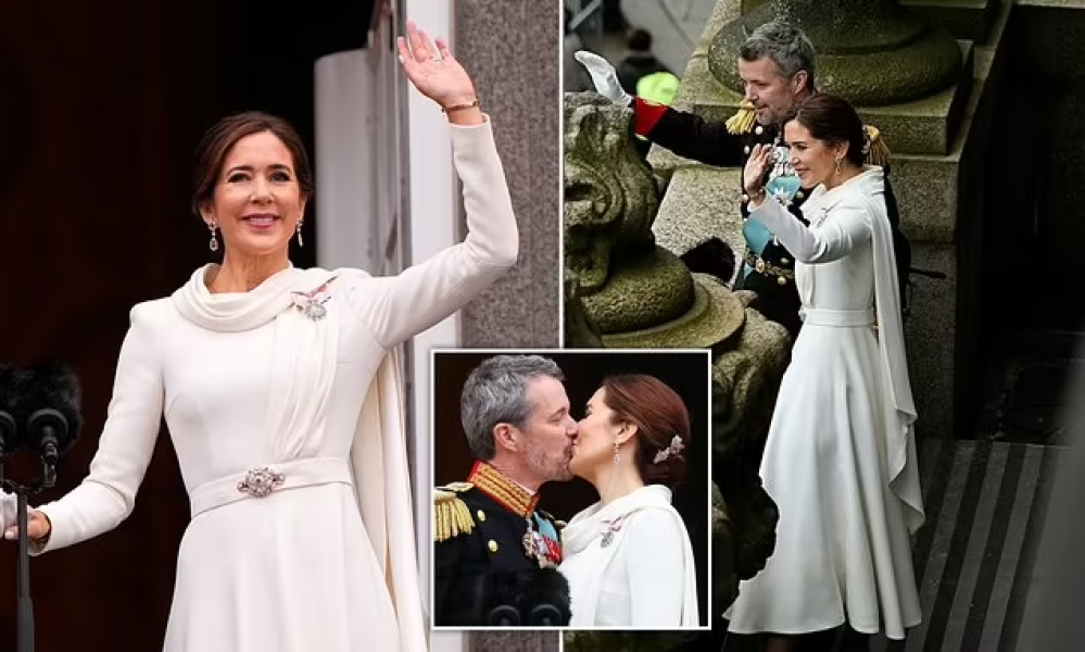 Royal Style: silk, stomachers, sapphires and plenty of sass