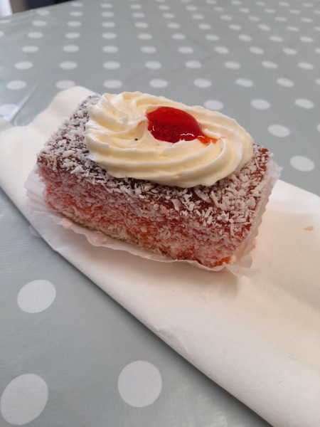 To roll my eyes over cake drama