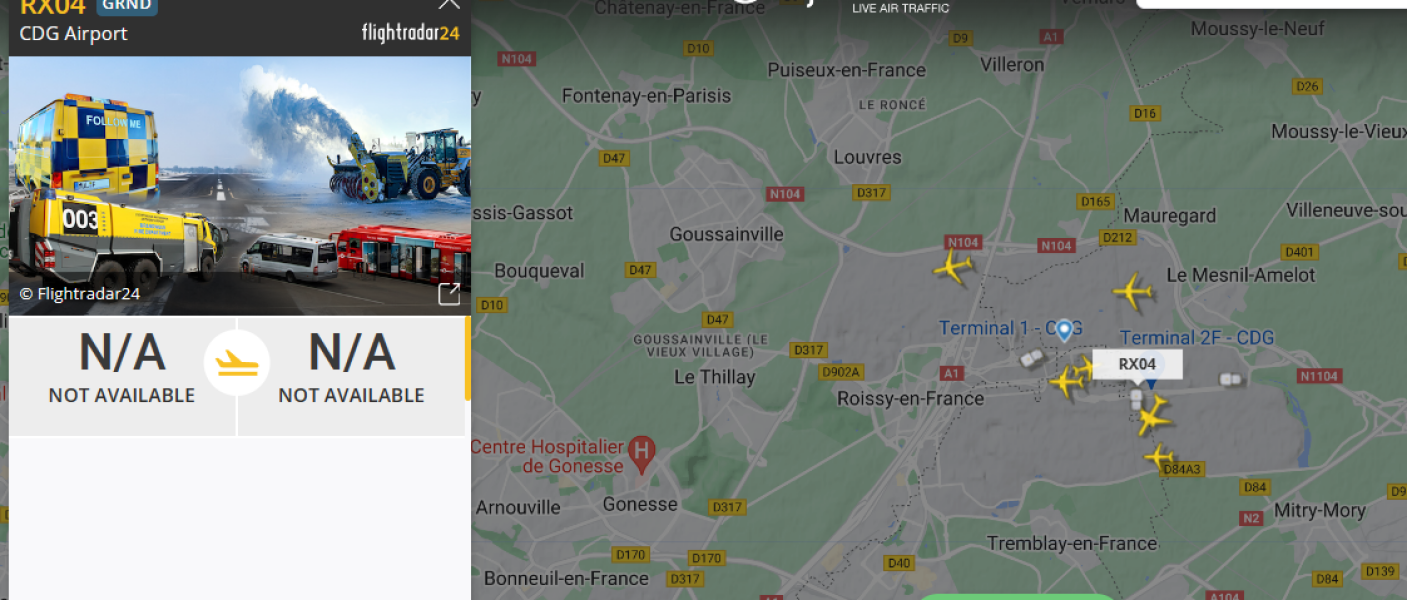 Flightradar - some poor passengers really aren't landing at Madeira at the moment
