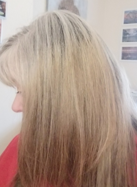Colouring greying hair