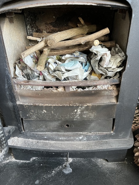 *pic included* Log-burner: how does the inlet work?