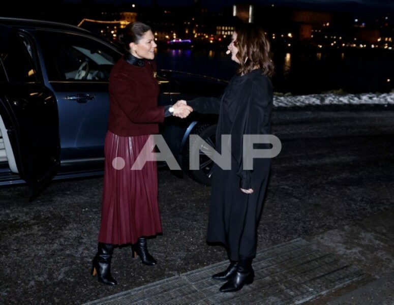 Royal Style: Tea and Tiaras - no stylish woman left behind!