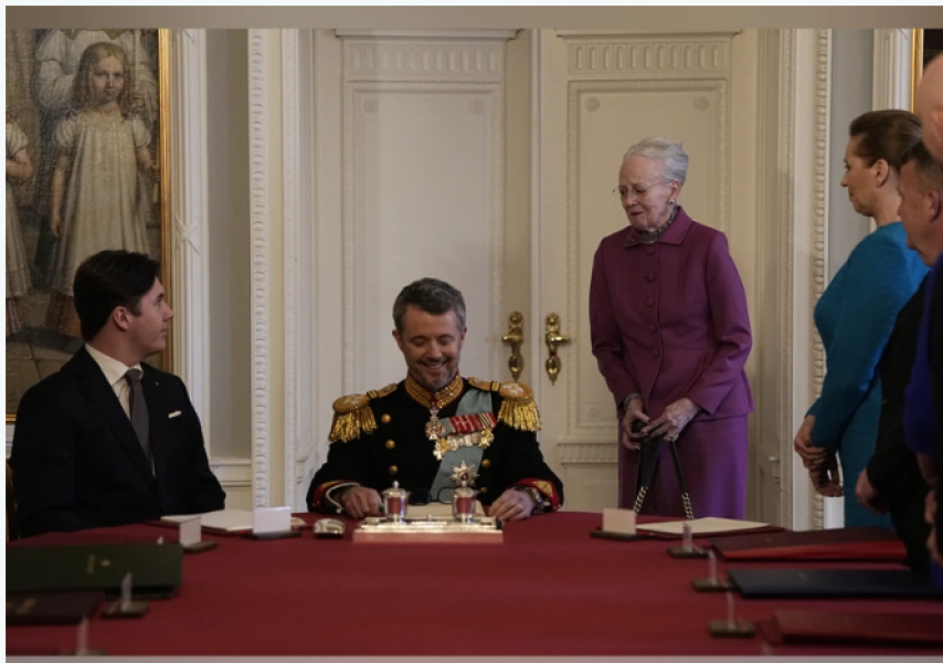 Royal Style: silk, stomachers, sapphires and plenty of sass