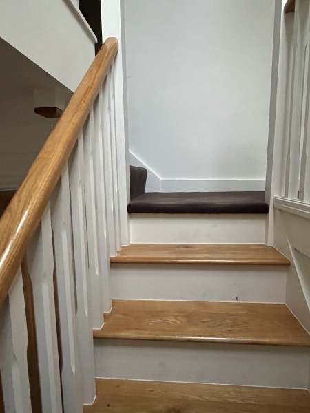 Paint colours for staircase spindles/ bannister