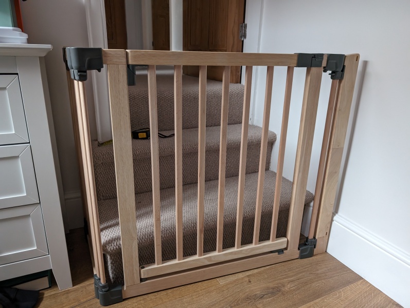 Stairgate and internal stairs