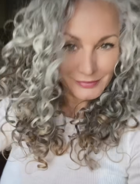 What do you wear to look understated sexy in your 40s or 50s?