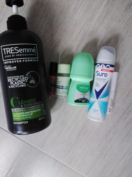 Feel the temptation to indulge in beauty treats? Is your collection overflowing with treasures? Come unite with fellow beauty enthusiasts in this lovely group!