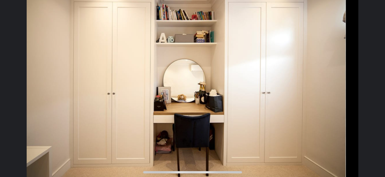 Does anyone have a vanity area? If so, pic please?