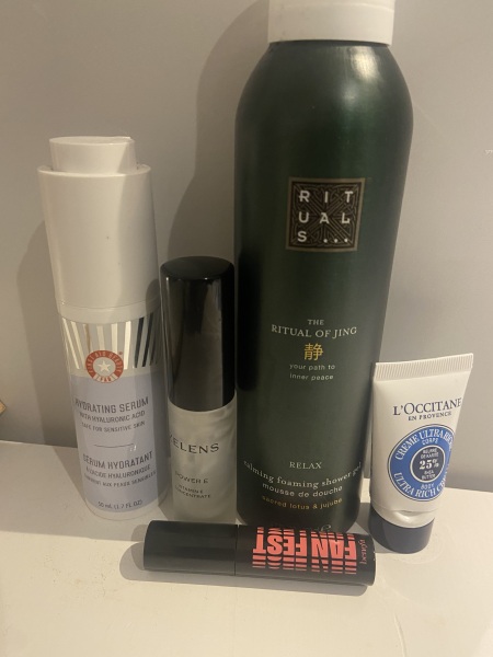 Feel the temptation to indulge in beauty treats? Is your collection overflowing with treasures? Come unite with fellow beauty enthusiasts in this lovely group!