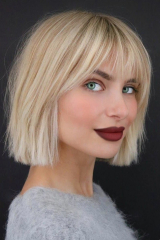 What is this hairstyle? Does it have layers? Not sure what to ask for?