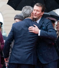 Royal Style: silk, stomachers, sapphires and plenty of sass