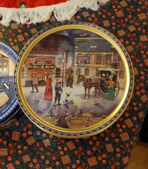 Danish biscuits, blue tin