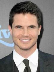 Celebs that look alike but aren't related?