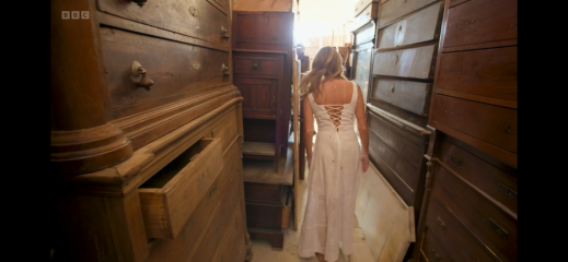 Please help me find this dress!
