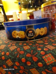 Danish biscuits, blue tin