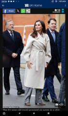 Royal Style: silk, stomachers, sapphires and plenty of sass