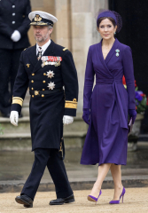 Royal Style: silk, stomachers, sapphires and plenty of sass