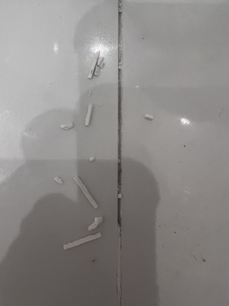 Bathroom: sealant over grouting?