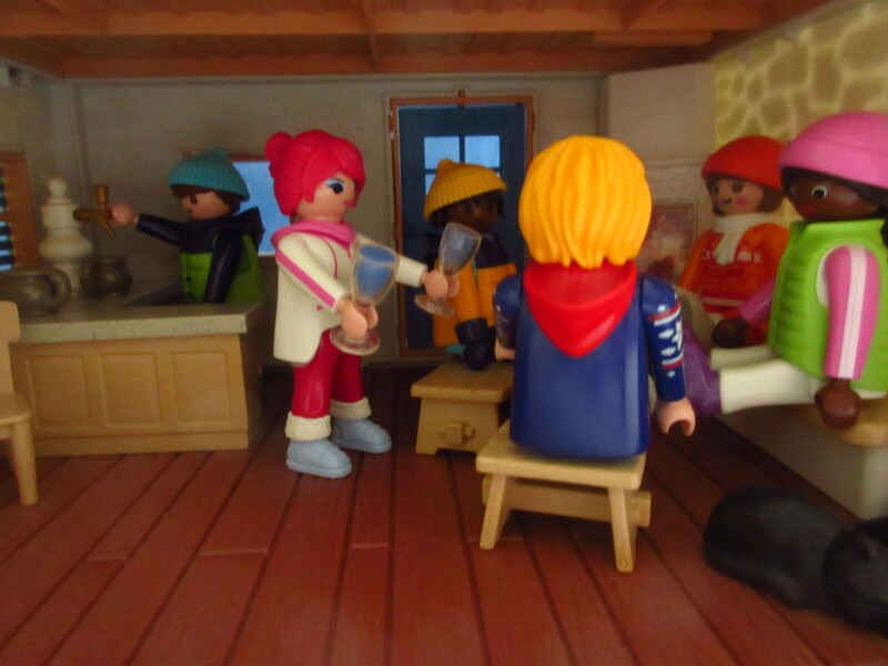 It's winter holiday time for the Playmobil people in our house...