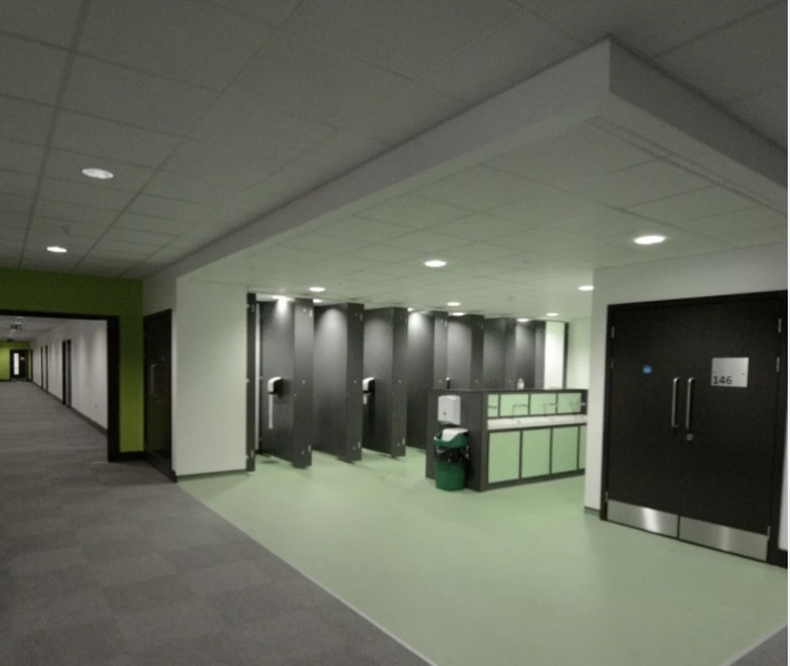 Does anyone actually fully support trans people in women's changing rooms and loos?