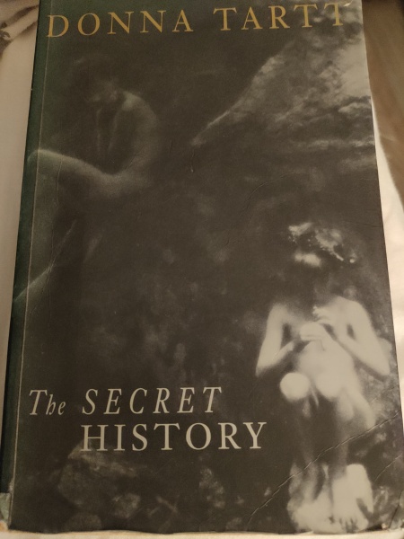 Weird mystery about book called "The Secret History"!