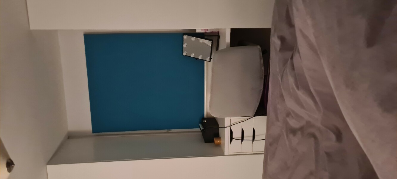 Does anyone have a vanity area? If so, pic please?