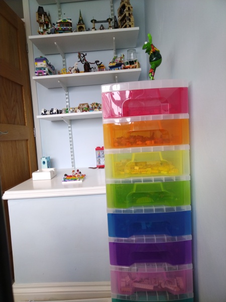 Storage for a lot of lego