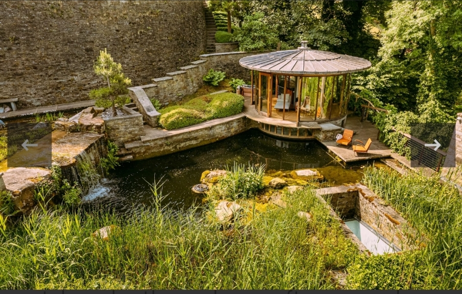 Romantic retreat in central England?