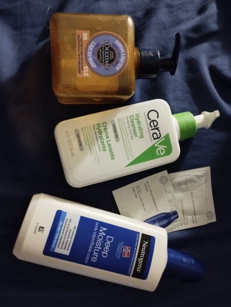 Feel the temptation to indulge in beauty treats? Is your collection overflowing with treasures? Come unite with fellow beauty enthusiasts in this lovely group!