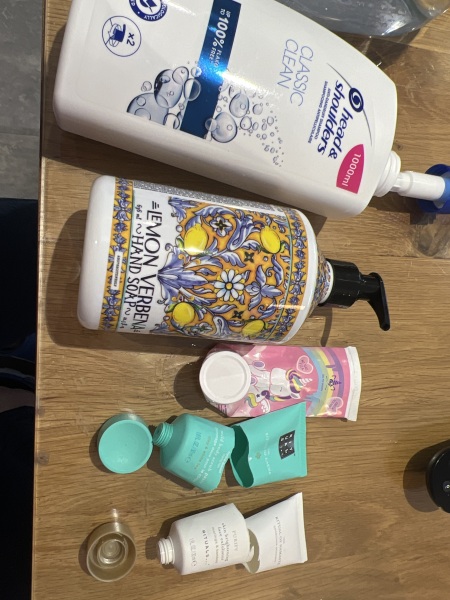 Feel the temptation to indulge in beauty treats? Is your collection overflowing with treasures? Come unite with fellow beauty enthusiasts in this lovely group!