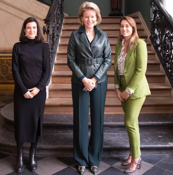 Royal Style: Tea and Tiaras - no stylish woman left behind!