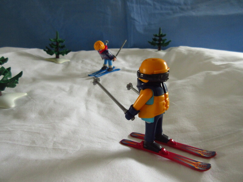 It's winter holiday time for the Playmobil people in our house...